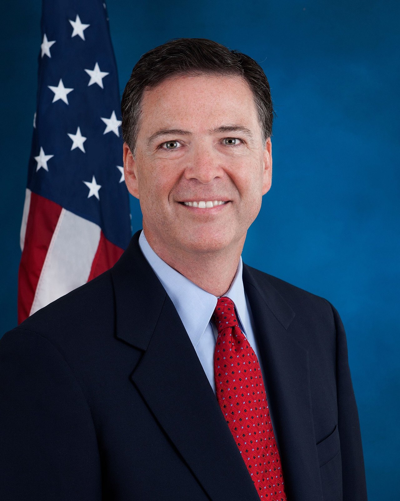 Official portrait of former FBI Director James Comey